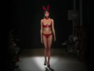 風情性感裸體模特兒時尚時裝秀
